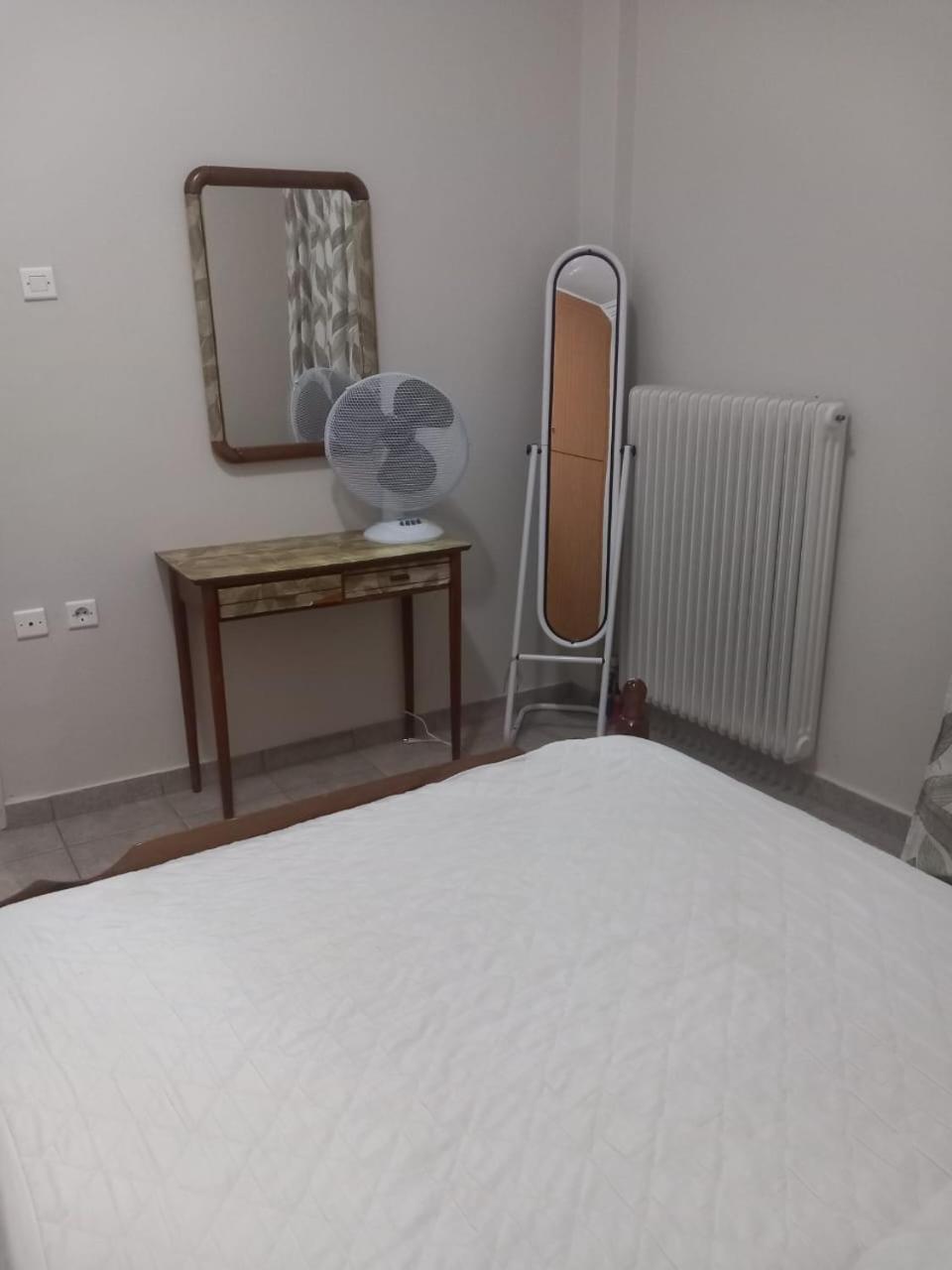 Central Apartments Eretria エクステリア 写真