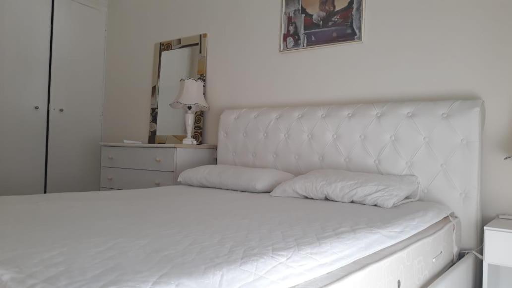 Central Apartments Eretria エクステリア 写真