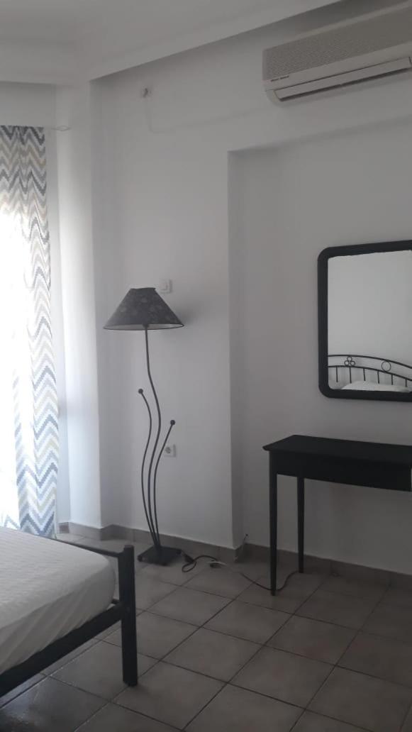 Central Apartments Eretria エクステリア 写真
