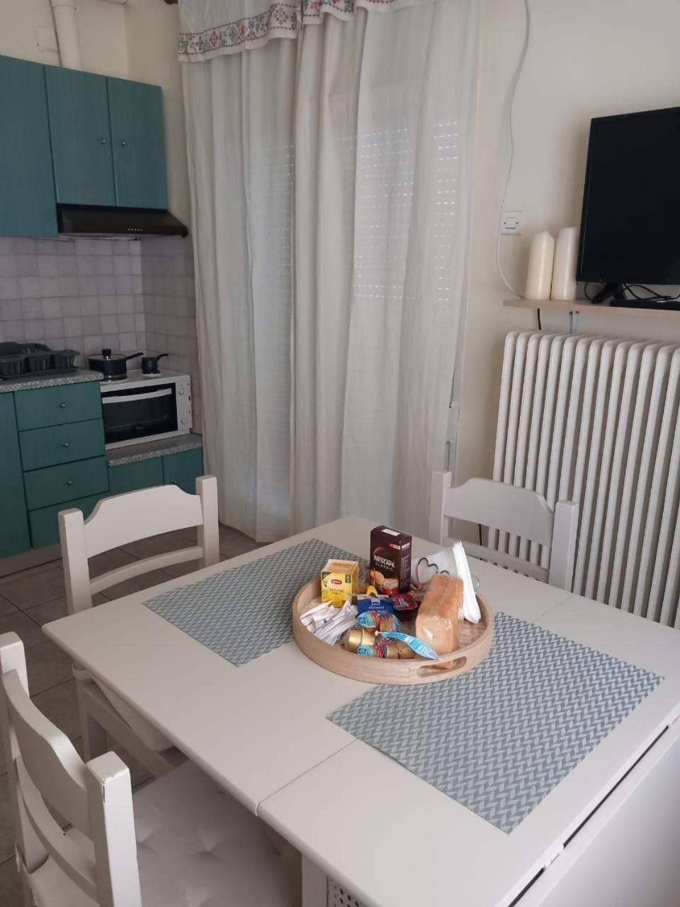 Central Apartments Eretria エクステリア 写真